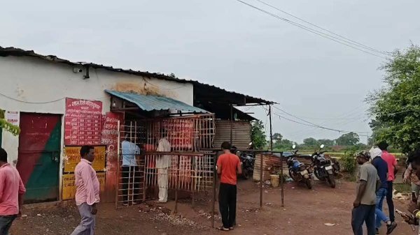 Excise Department Action: राजनांदगांव में ओवररेट शराब बिक्री का मामला, आबकारी उप निरीक्षक निलंबित