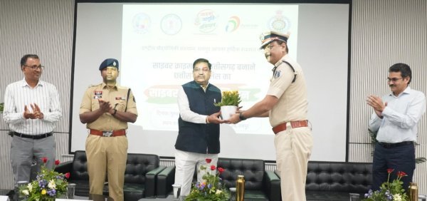 NIT Raipur: डिजिटल सुरक्षा को लेकर NIT और पुलिस ने चलाया जागरूकता अभियान