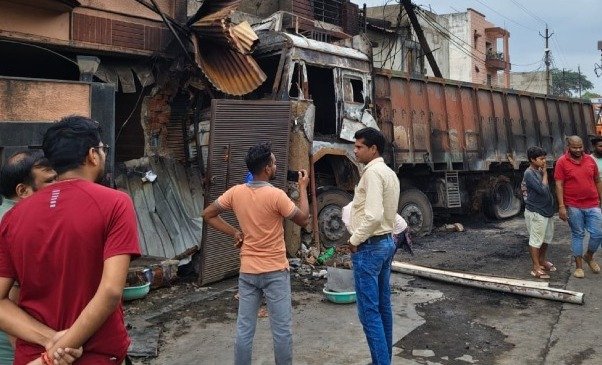 Fire-gutted trailer crashed into the house (Image Source: Keertiman Media)