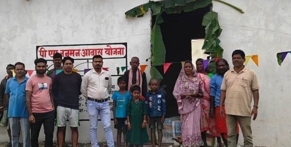 PM Awas Yojana: कच्चे मकानों से पक्के घरों तक का सफर, बलरामपुर में 6,968 आवासों का हुआ गृह प्रवेश