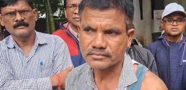 PM Awas Yojana: गृह प्रवेश कार्यक्रम में विवाद, सरपंच पर पंचायत सचिव से मारपीट का आरोप