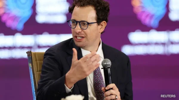 Anthropic CEO Dario Amodei: एआई के भविष्य पर बहस के बीच डारियो अमोदेई का बयान - हमें फ्रंटियर की गति धीमी करनी चाहिए