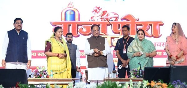 Teeja Pora Festival: तीजा-पोरा पर सजा मुख्यमंत्री निवास, सीएम साय ने कहा- आज मेरा घर आप बहनों का मायका है