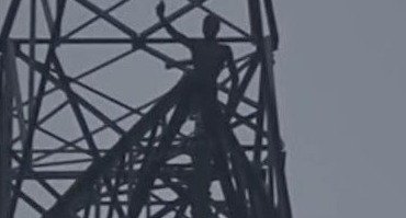 Rescue of a young man from a high-tension tower (Image Source: Social Media)