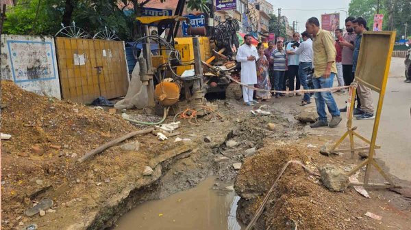 Raipur News: गैस पाइपलाइन खुदाई पर बवाल, नेता प्रतिपक्ष आकाश तिवारी ने जताई नाराजगी