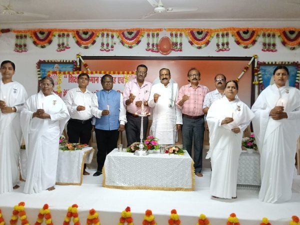 Teachers Felicitation: आरंग में 75 शिक्षकों का सम्मान, ब्रह्माकुमारी बहनों ने दिलाया नशामुक्ति का संकल्प