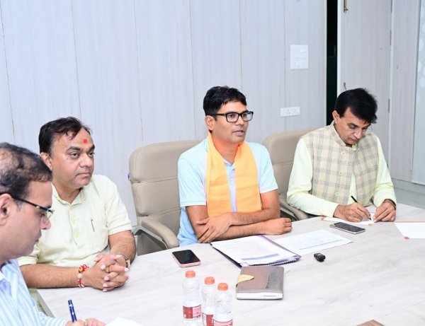 Seva Sankalp Abhiyan: ओपी चौधरी ने सेवा संकल्प अभियान को लेकर की बैठक