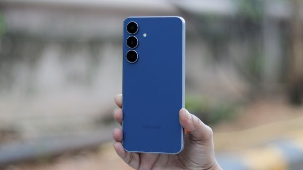 Samsung Galaxy S26 FE Launch : 50MP कैमरा, 4900mAh बैटरी और Exynos 2500 के साथ आया नया स्मार्टफोन