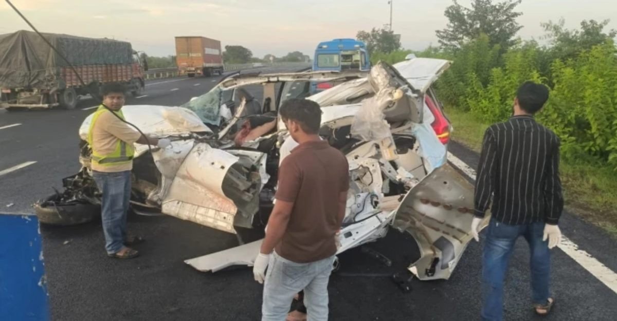 Expressway car truck accident(Image Source: Keertiman Media)