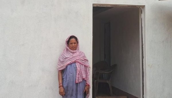 PM Awas Yojana : कच्चे मकान से पक्के आशियाने तक का सफर, जशपुर की सावित्री के परिवार को मिला पक्के घर का उपहार