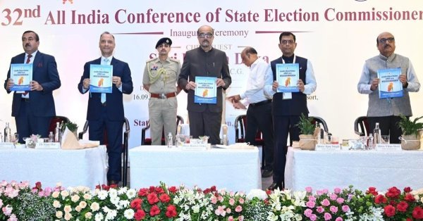 Chhattisgarh News: नवा रायपुर में 32वें राज्य निर्वाचन आयुक्त सम्मेलन का शुभारंभ, राज्यपाल रमेन डेका ने किया उद्घाटन