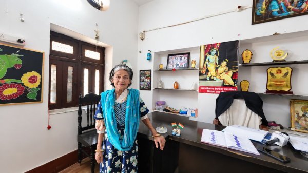 Mahasamund Old Age Home: सेवा के दावे के बीच बुजुर्गों की शिकायत, वरिष्ठजन सेवा सदन की व्यवस्थाओं पर उठे सवाल