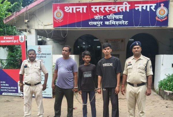 Illegal Drug Sale: रायपुर में प्रतिबंधित दवाओं की तस्करी पर वार, 900 टैबलेट और 77 सिरप के साथ 3 गिरफ्तार