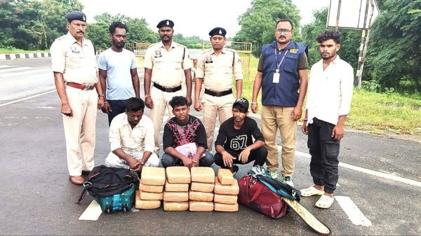 Ganja Smuggling: राष्ट्रीय राजमार्ग पर घेराबंदी कर 3 तस्करों को दबोचा, 17.5 लाख का माल बरामद