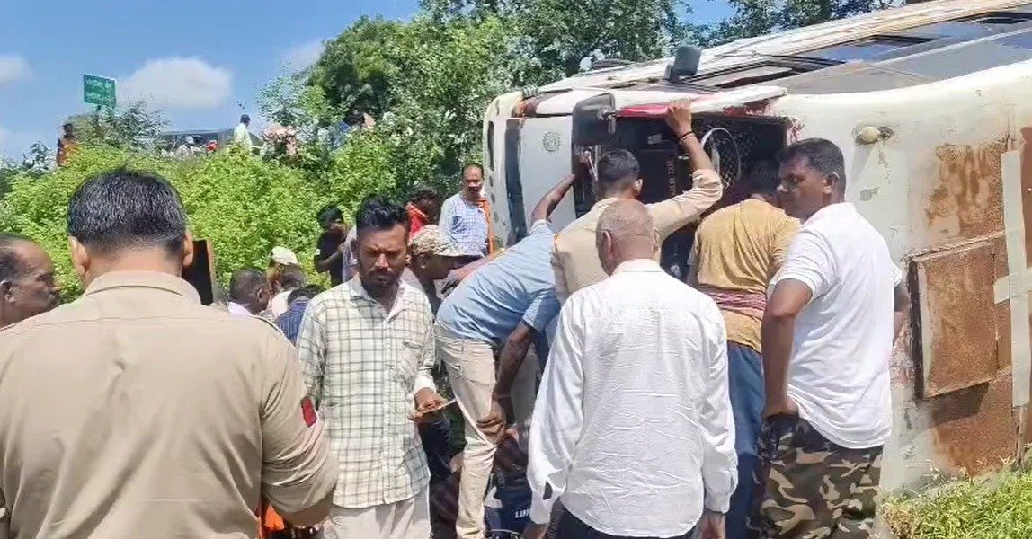 Balod bus accident near Karhibhadar (Image Source: Keertiman Media)