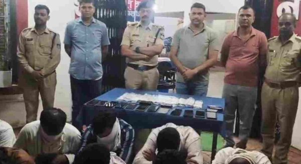 Dewas News: जंगल में चल रहा था लाखों का जुआ, पुलिस ने मारी दबिश, 12 आरोपी गिरफ्तार, 12.86 लाख की सामग्री जब्त