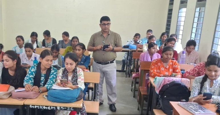 National Career Service: महासमुंद कॉलेज में दी गई करियर सेवाओं की जानकारी, NCS पोर्टल से विद्यार्थियों को मिलेंगे रोजगार अवसर