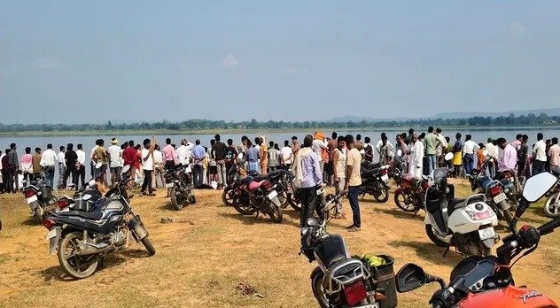 Garhwa News: पनघटवा डैम में नहाने गए चार युवक डूबे, एक की तलाश जारी