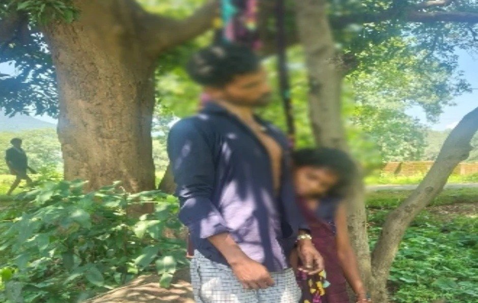 Korba Double Suicide Case: एक ही फंदे पर लटके मिले युवक-युवती, जांच में जुटी पुलिस