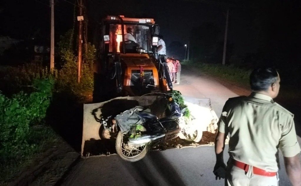 Balod road accident car and bike collision(Image Source:social media)
