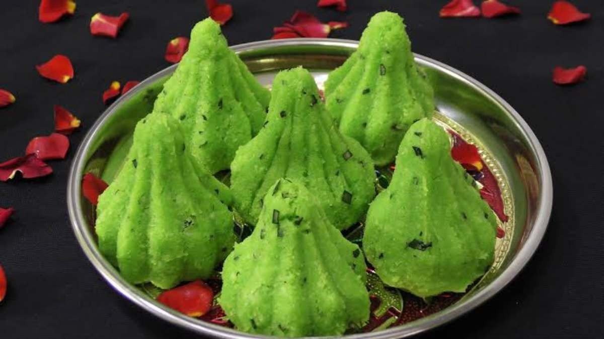 Paan Modak Recipe: इस बार बप्पा को चढ़ाएं पान मोदक, जानिए बनाने का आसान तरीका