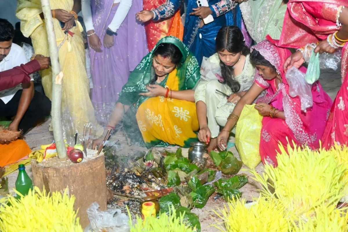 Lakshmi Rajwade performed Karma Puja in Birpur.(Image Source: CGDPR)