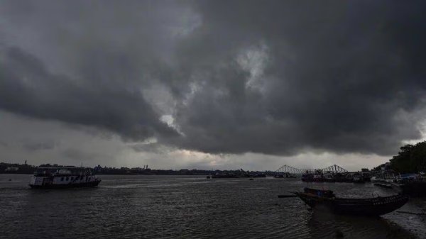 Weather Update: आंध्र-ओडिशा तट से टकराया डीप डिप्रेशन, 4 जिलों में रेड अलर्ट जारी