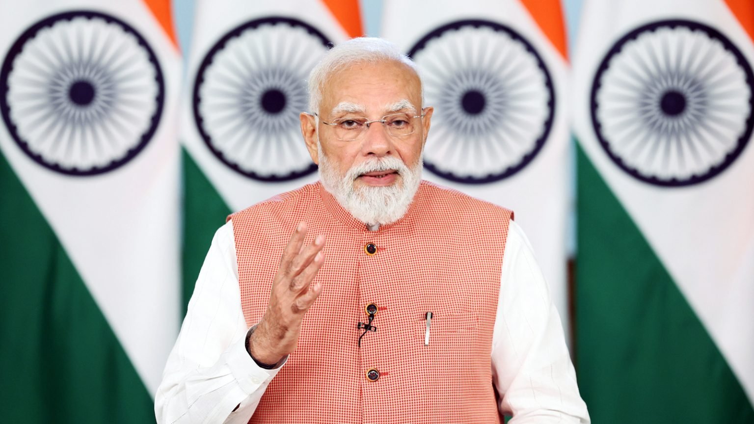 PM Modi: 25 साल के सार्वजनिक जीवन पर सेवा अभियान, पीएम मोदी आज यात्रियों से करेंगे संवाद