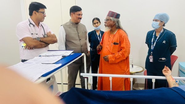 Acellus हॉस्पिटल पहुंचे पद्मश्री डॉ. भारती बंधु, अत्याधुनिक चिकित्सा सुविधाओं को बताया छत्तीसगढ़ के लिए महत्वपूर्ण
