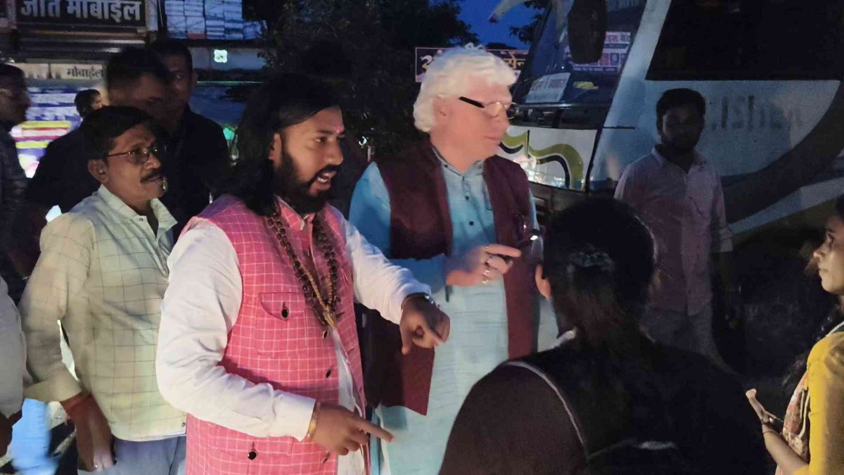 Minister Guru Khushwant Saheb arranging buses for students