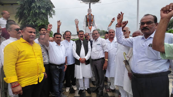 Mahasamund News: पुरुषोत्तम कौशिक की 96वीं जयंती पर संगोष्ठी, साथियों ने साझा किए संस्मरण