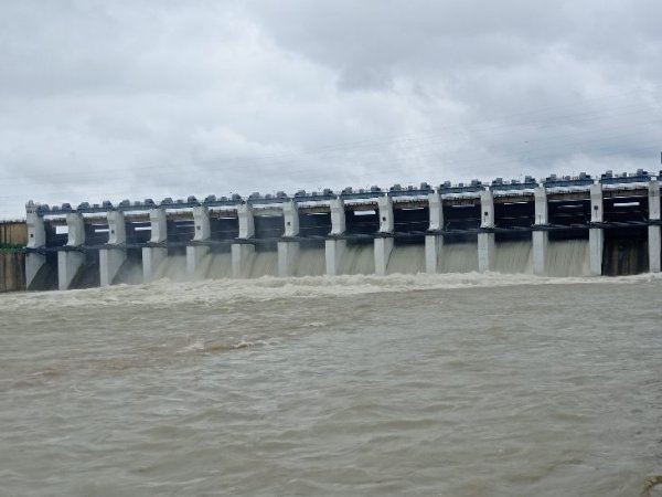 CG Weather News: उफान पर नदियां, 300 से ज्यादा गांव बने टापू, बस्तर से रायपुर तक जनजीवन अस्त-व्यस्त
