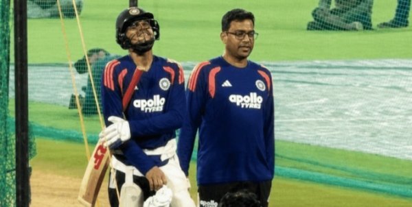 IND vs WI ODI 2026: सीरीज से पहले नेट प्रैक्टिस में कप्तान शुभमन गिल चोटिल, कोहनी पर लगी तेज गेंद