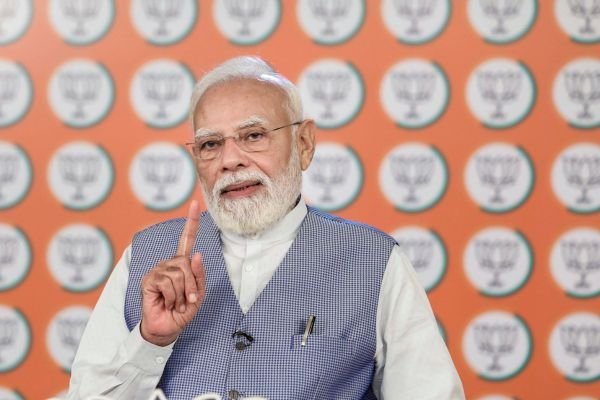 PM Modi interaction with passengers of the Seva service(Image Source: akashvani)