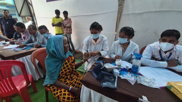 Chhattisgarh Health News: मोहला में स्वास्थ्य शिविर का आयोजन, दिव्यांगजनों को मिली बड़ी सुविधा