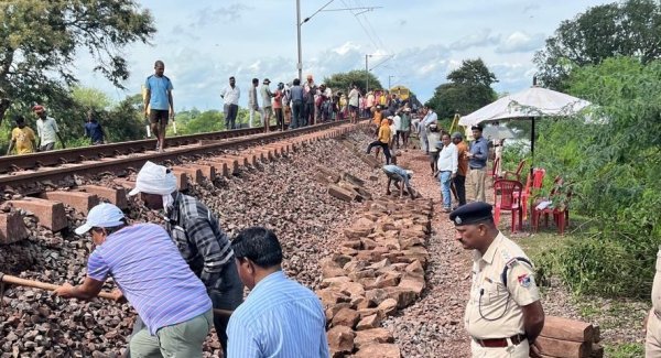 CG Railway News: बारिश के कारण कई ट्रेनों का बदला संचालन, यात्रियों के लिए जरूरी अपडेट