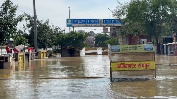 Raipur Rain News: तूफान अर्नब की वजह से हाहाकार, 19 साल बाद खतरे के निशान से ऊपर बही खारुन नदी, रिकॉर्ड टूटा