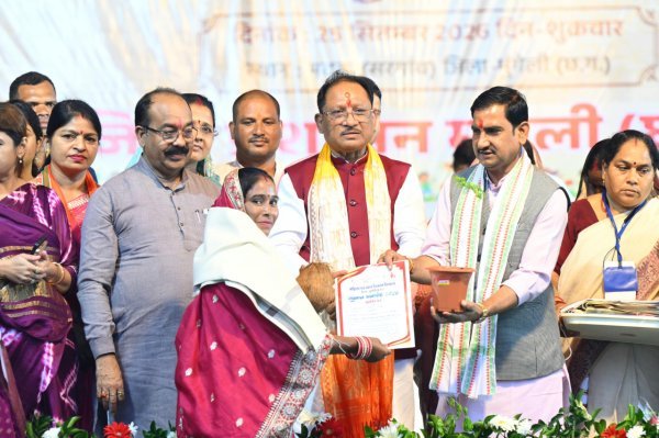 Aangan Milan Seva: आंगनबाड़ी केंद्र बने पोषण उत्सव के मंच, हजारों लोगों ने लिया हिस्सा