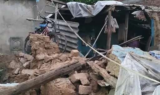 Raigarh News: सोते समय परिवार पर टूटा कहर, कच्चा मकान गिरने से महिला की मौत