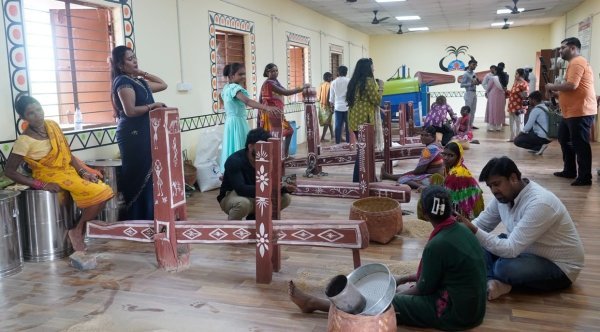 Bastar tourism: नक्सल छवि से आगे बढ़ता बस्तर, इंफ्लुएंसर्स ने दिखाई विकास और आत्मनिर्भरता की तस्वीर