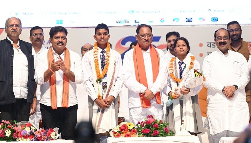 Delivered a message of nation-building to the youth.(Image Source: CGDPR)