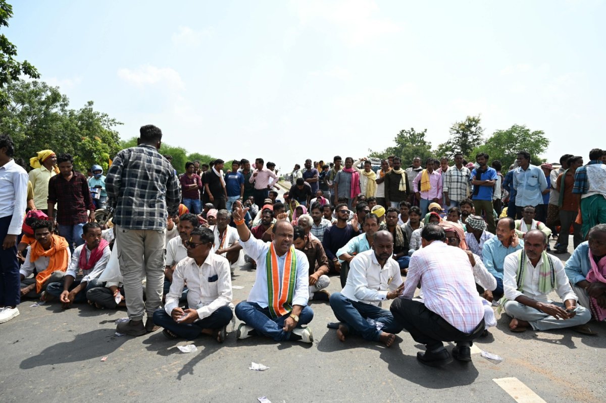 Parents and students protest over teacher shortage (Image Source: Keertiman Media)