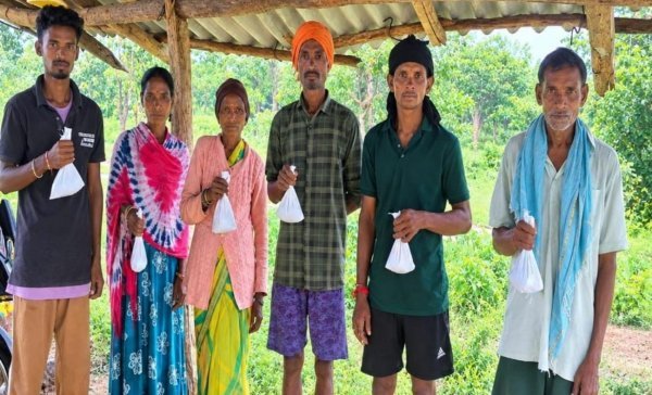 Tasar Silk Production: 10 पालकों को मिले 5 हजार स्वस्थ डिंब समूह, बढ़ेगी ग्रामीण आय