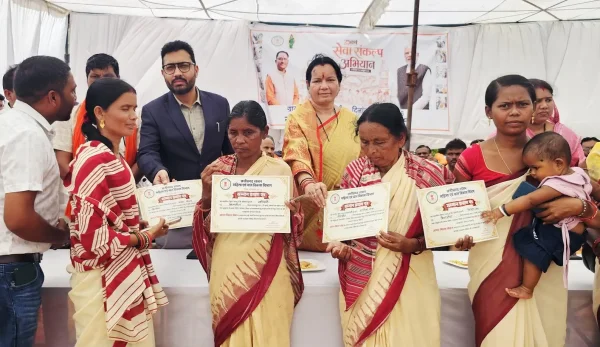Seva Sankalp Abhiyan: भोथलडीह सेवा सेतु शिविर में सुनी गई आमजन की समस्याएं, पात्र हितग्राहियों को योजनाओं से जोड़ने के निर्देश