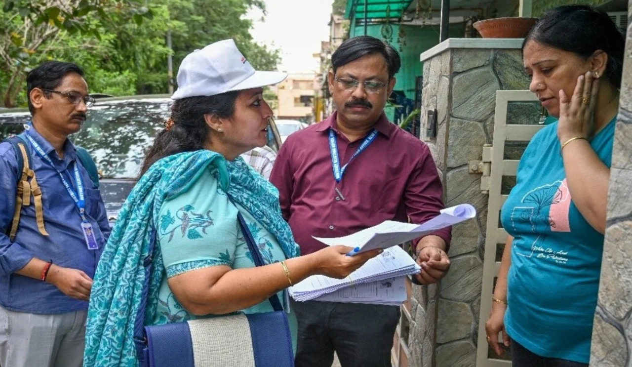 Election Commission: 20 राज्यों और यूटी में छूटे मतदाताओं के लिए चुनाव आयोग का विशेष अभियान, नाम जुड़वाने का मिला मौका