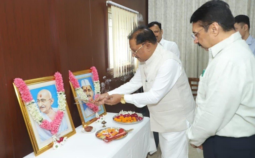 Gandhi Shastri Jayanti: सीएम साय ने किया नमन, सत्य और राष्ट्रसेवा के मार्ग पर चलने का दिया संदेश