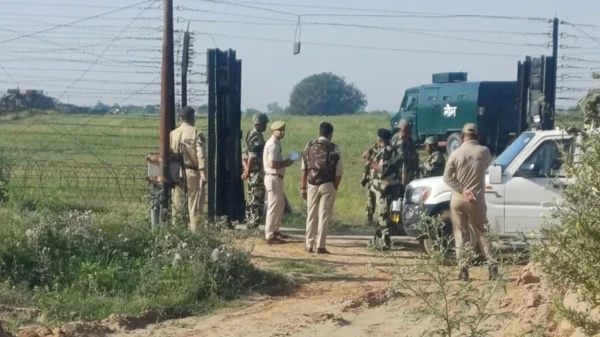 Pakistan infiltrators: पंजाब सीमा पर BSF की बड़ी कार्रवाई, तरनतारन में 2 पाकिस्तानी घुसपैठिये ढेर, एक फरार