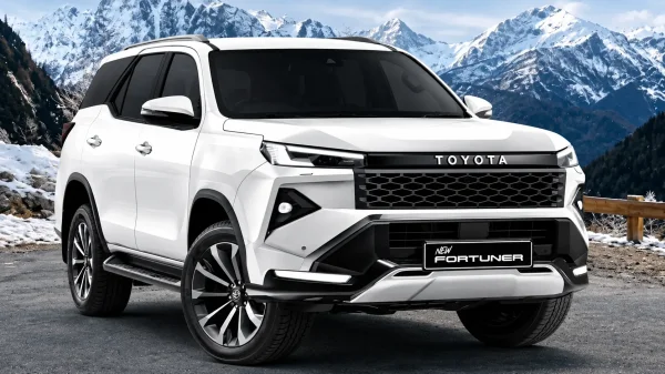 Toyota Fortuner New Model: सड़कों पर फिर दिखेगा भौकाल, नए लुक और हाईटेक फीचर्स के साथ आएगी SUV