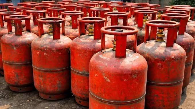 LPG Gas Cylinder and e-KYC Process (Image Source: social media)
