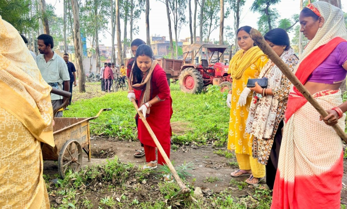 Gandhi Jayanti cleanliness campaign in Shivnandpur(Image Source: CGDPR)